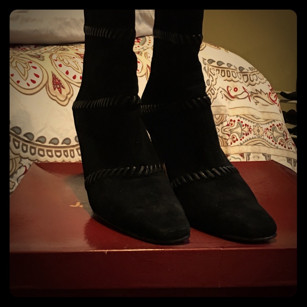 Ferragamo black suede boots. 8AA